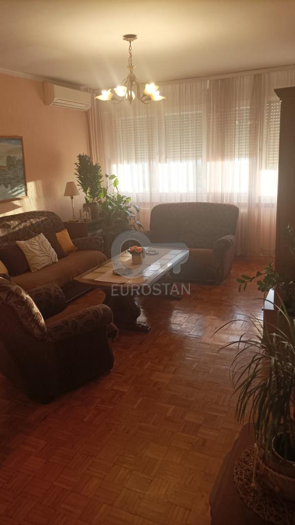 Slika 1 - Patrijarha Joanikija, Četvorosoban stan na prodaju, 91m2, 192.000€