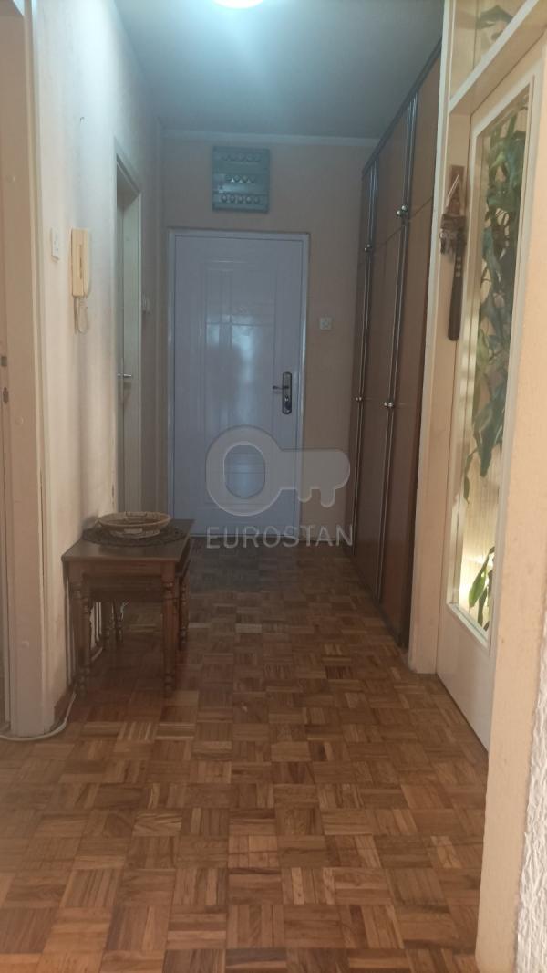Slika 6 - Patrijarha Joanikija, Četvorosoban stan na prodaju, 91m2, 192.000€