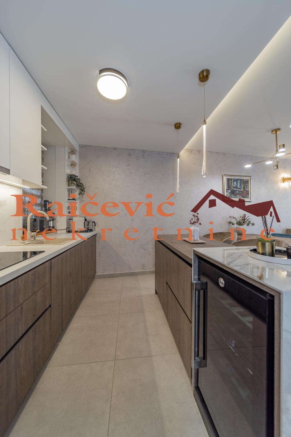 Slika 5 - Juzni bulevar, Četvorosoban stan na prodaju, 115m2, 395.000€