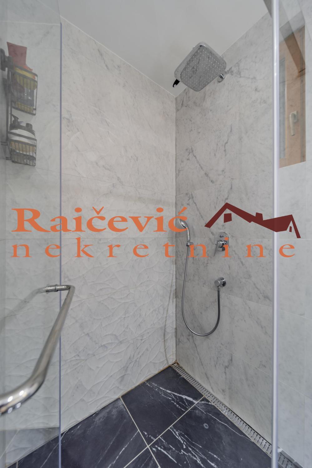 Slika 10 - Juzni bulevar, Četvorosoban stan na prodaju, 115m2, 395.000€