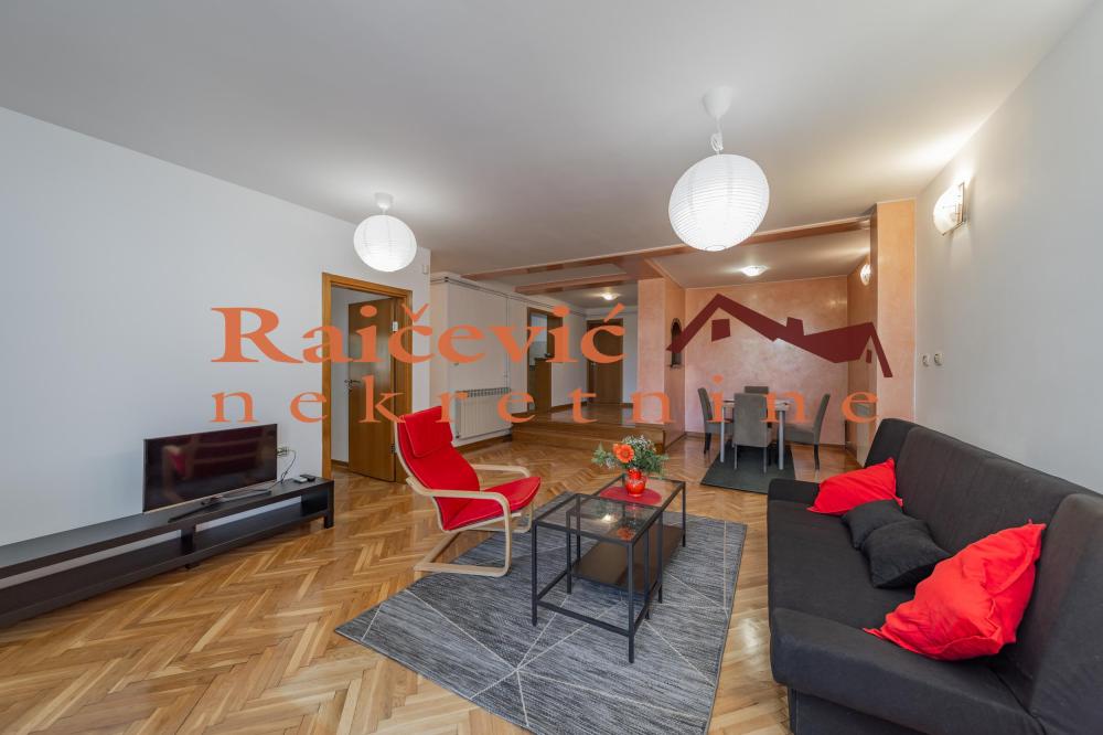 Slika 3 - Isaka Njutna, Trosoban stan za izdavanje, 89m2, 700€