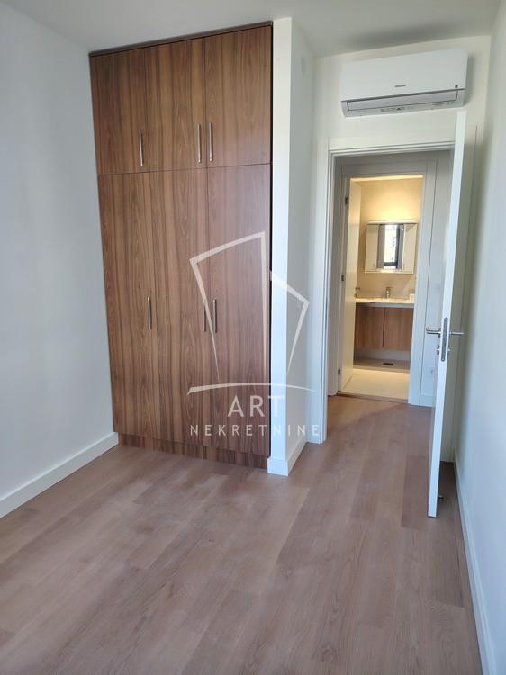 Slika 2 - Luke Ćelovića Trebinjca,  Lokal za izdavanje, 72m2, 1.500€