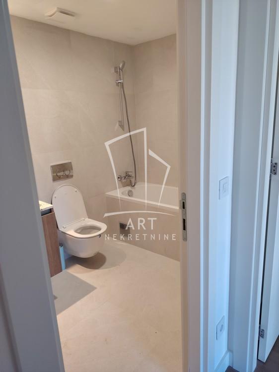 Slika 4 - Luke Ćelovića Trebinjca,  Lokal za izdavanje, 72m2, 1.500€