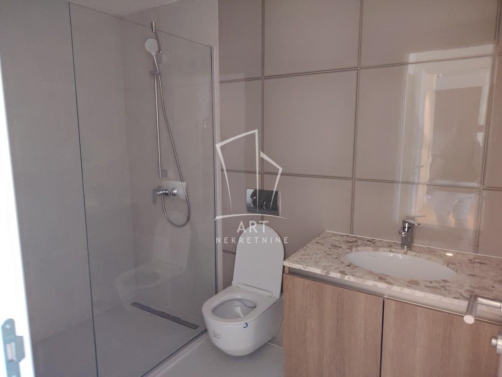 Slika 5 - Luke Ćelovića Trebinjca,  Lokal za izdavanje, 72m2, 1.500€