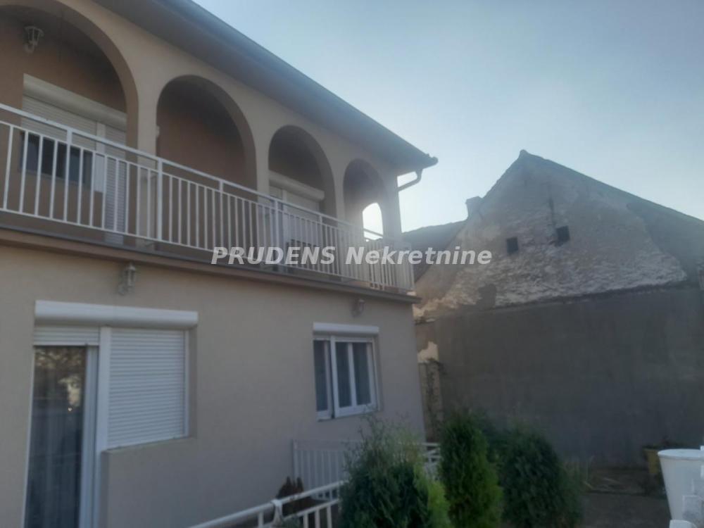 Slika 2 - Anđelka Čobanovića,  Kuća na prodaju, 165m2, 240.000€