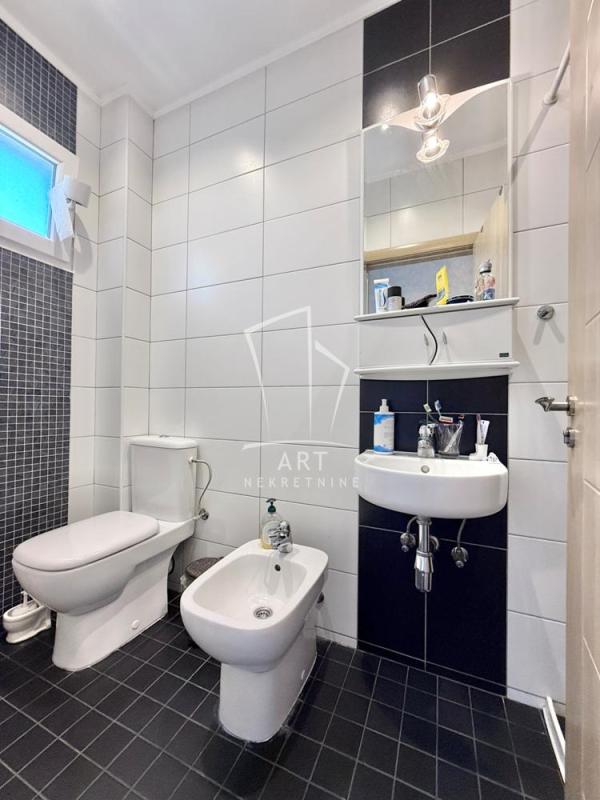 Slika 11 - Milutina Miljkovića,  Kuća na prodaju, 177m2, 680.000€