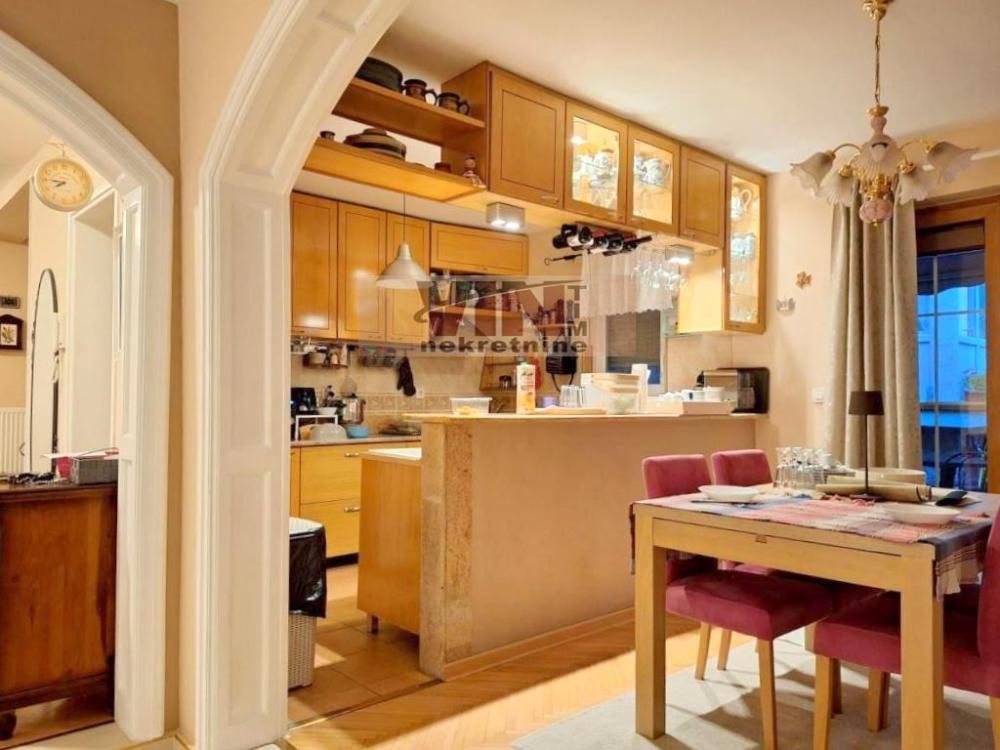 Slika 4 - BULEVAR JNA,  Kuća na prodaju, 500m2, 700.000€