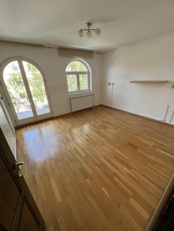 Glavna slika - Kuća za izdavanje, 2.500€