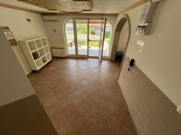 Slika 4 -  Kuća za izdavanje, 2.500€