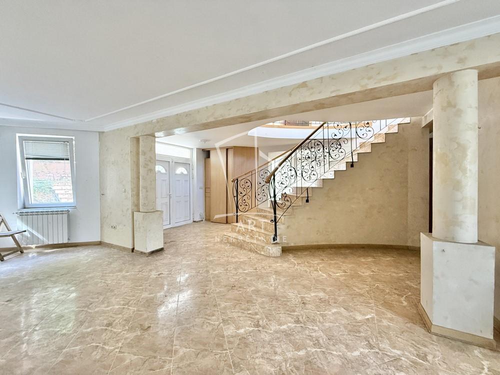 Slika 2 - Plitvička,  Kuća na prodaju, 342m2, 850.000€