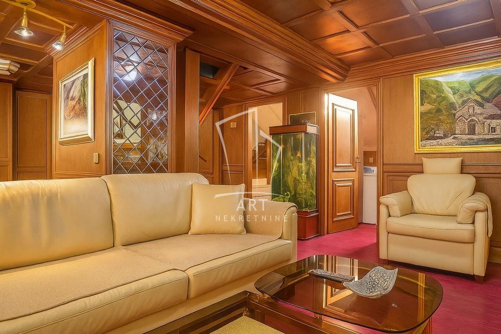 Glavna slika -Glavna, Četvorosoban stan na prodaju, 64m2, 280.000€