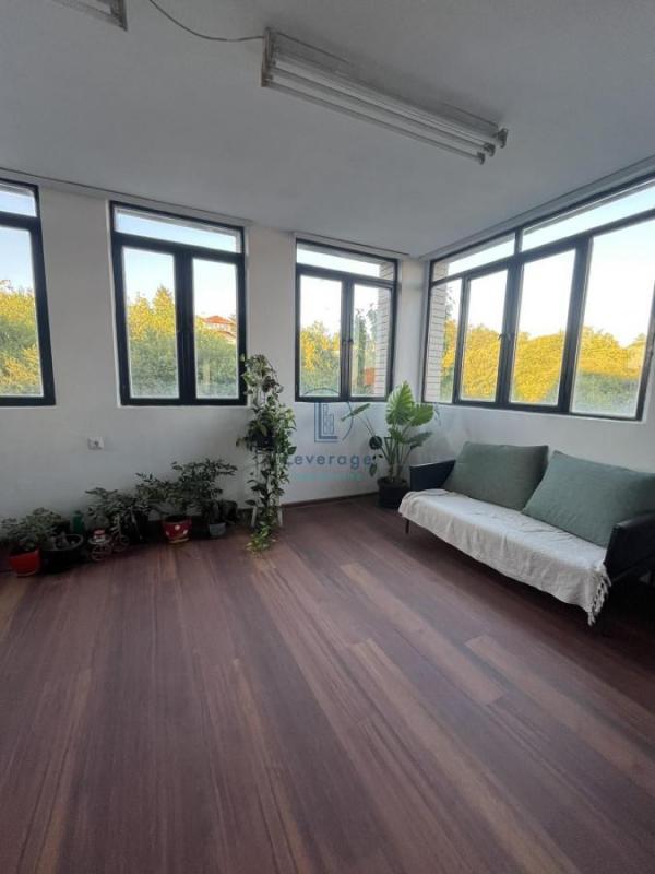 Slika 11 - Zorice Božović, Četvorosoban stan za izdavanje, 150m2, 500€