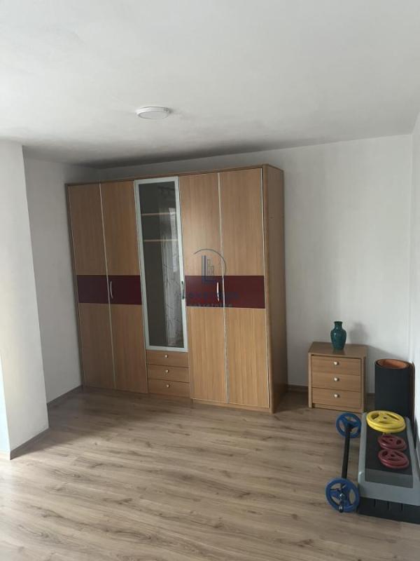 Slika 5 - Zorice Božović, Četvorosoban stan za izdavanje, 150m2, 500€