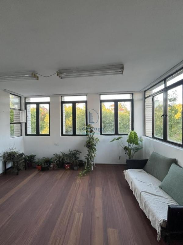 Slika 9 - Zorice Božović, Četvorosoban stan za izdavanje, 150m2, 500€