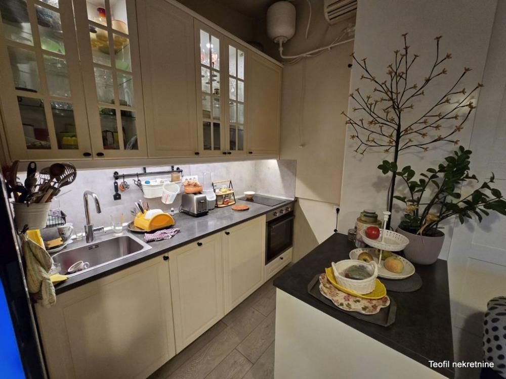 Slika 4 - Majora Aleksandra Mišića,  Kuća na prodaju, 200m2, 470.000€