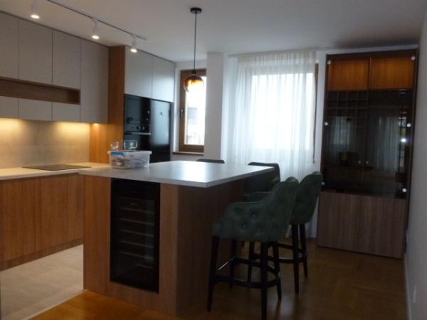 Slika 2 - Skender begova, Trosoban stan za izdavanje, 77m2, 1.700€