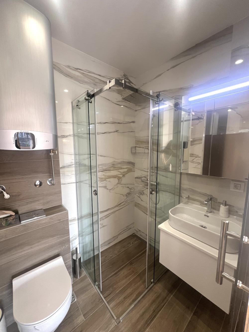 Slika 8 - Nebojsina, Četvorosoban stan za izdavanje, 205m2, 3.300€