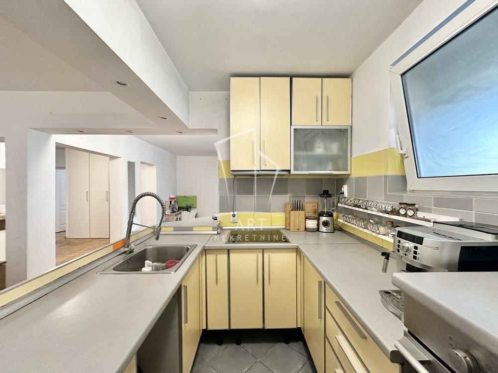 Slika 3 - Slavoljuba Vuksanovića, Trosoban stan na prodaju, 82m2, 180.000€