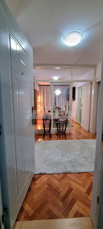 Slika 0 - Bulevar Nemanjica 1, Trosoban stan za izdavanje, 77m2, 400€