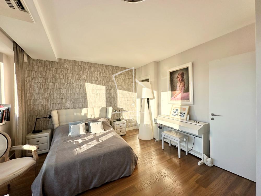 Slika 5 - Bulevar Zorana Đinđića, Petosoban stan na prodaju, 213m2, 1.400.000€