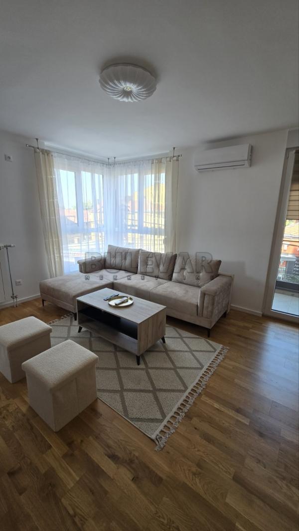 Glavna slika -Obilićev venac, Dvoiposoban stan za izdavanje, 55m2, 600€