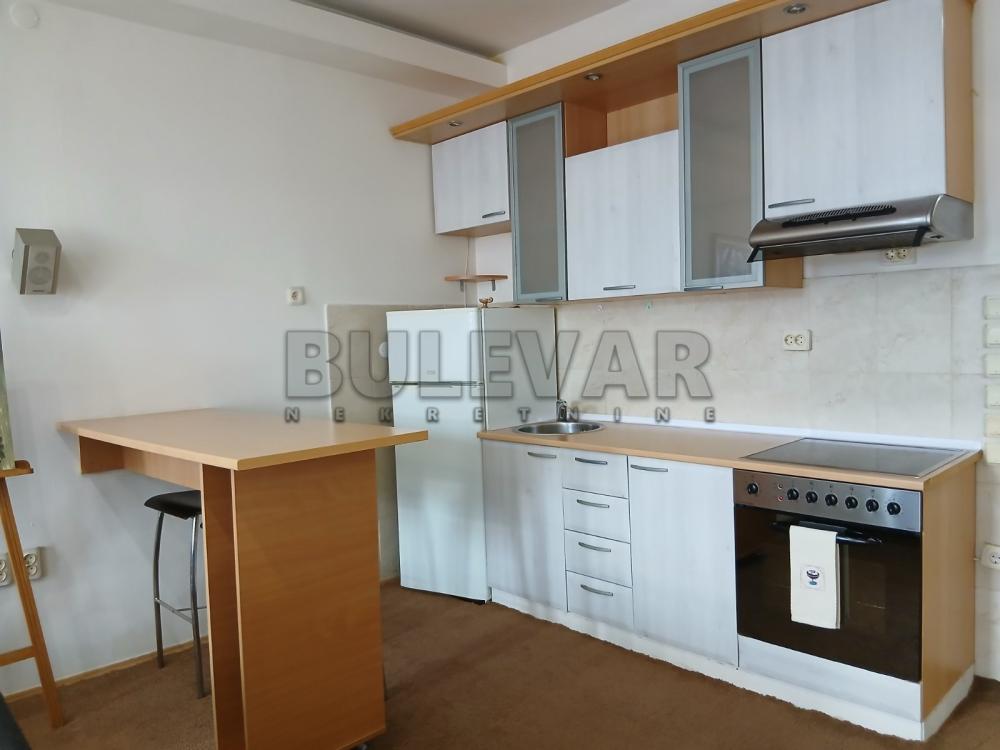 Slika 5 - Obrenovićeva,  Stan za izdavanje, 43m2, 300€