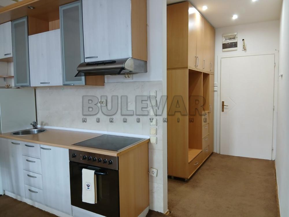 Slika 6 - Obrenovićeva,  Stan za izdavanje, 43m2, 300€