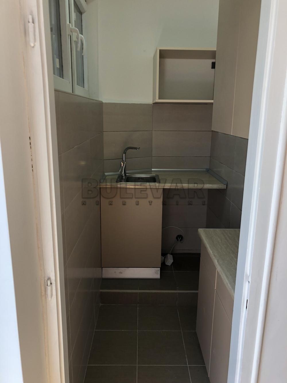 Slika 1 - Obrenovićeva, Jednoiposoban stan za izdavanje, 38m2, 320€