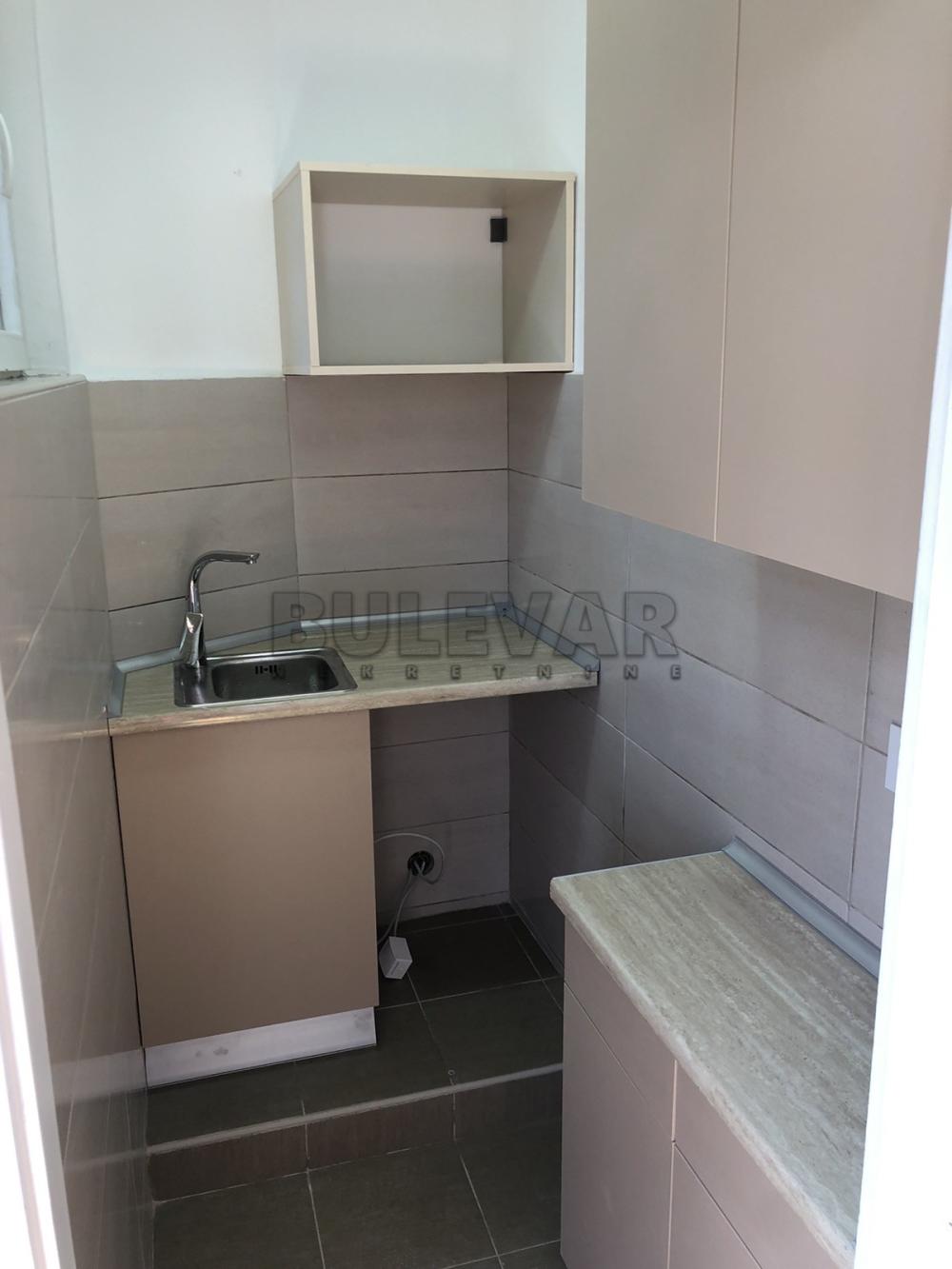 Slika 2 - Obrenovićeva, Jednoiposoban stan za izdavanje, 38m2, 320€