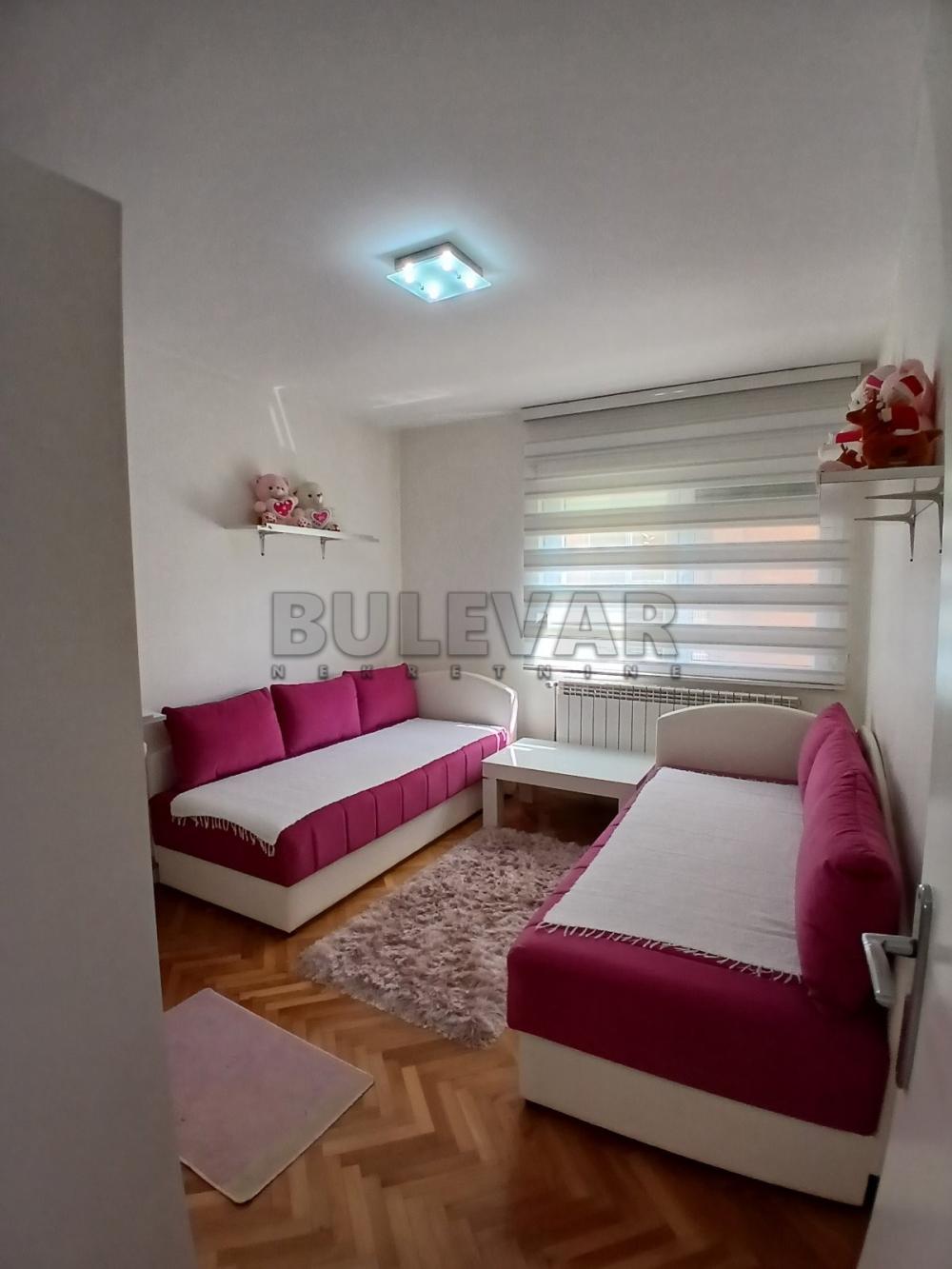 Slika 5 - Somborska, Dvoiposoban stan za izdavanje, 88m2, 600€