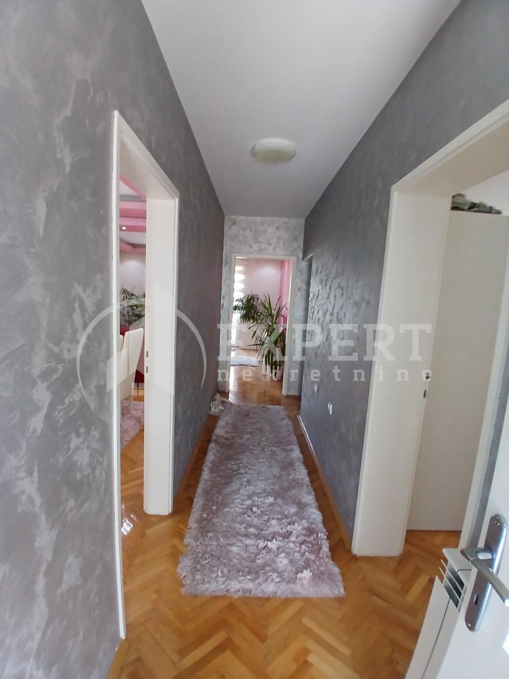 Slika 11 - Somborska, Dvoiposoban stan za izdavanje, 88m2, 500€