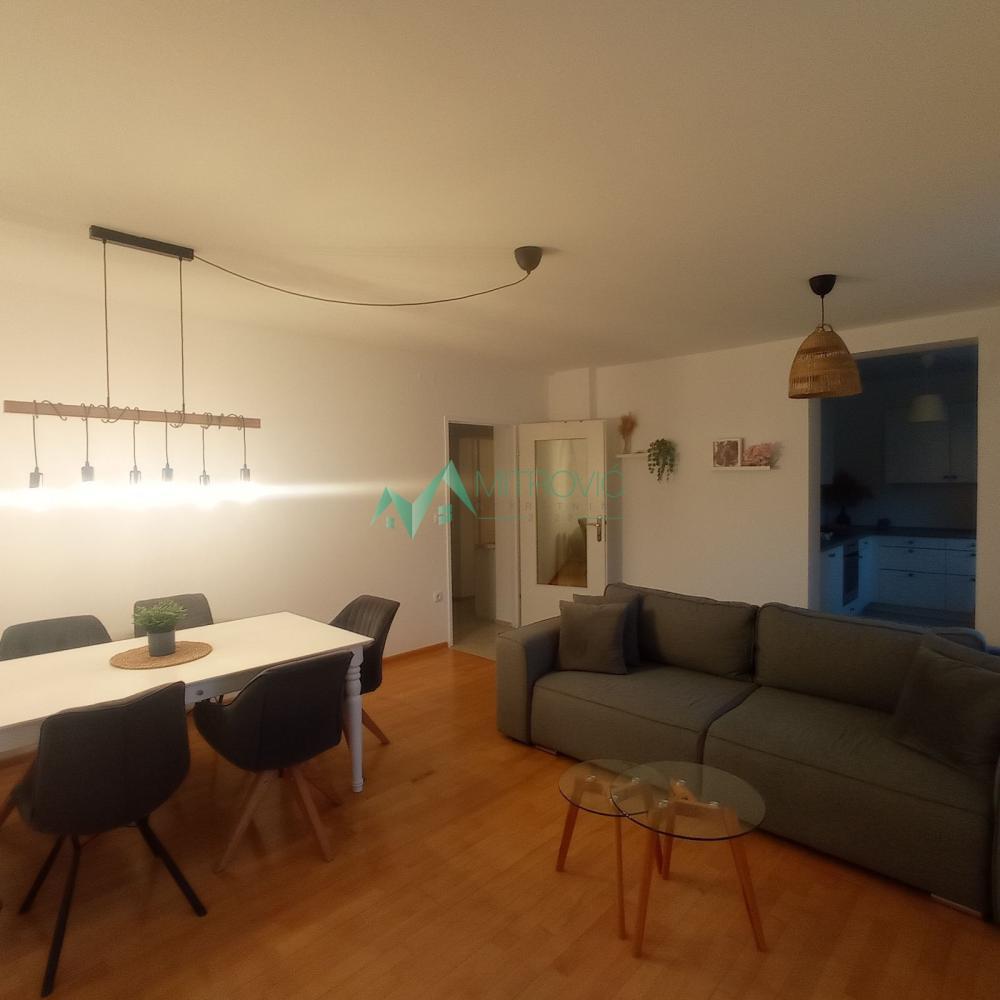 Glavna slika - Kuća za izdavanje, 60m2, 580€