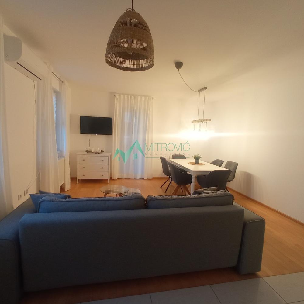 Slika 1 -  Kuća za izdavanje, 60m2, 580€