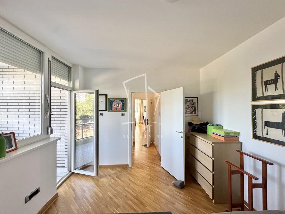 Slika 9 - Bulevar Zorana Đinđića, Četvorosoban stan na prodaju, 110m2, 480.000€