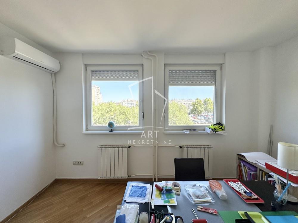 Slika 10 - Bulevar Zorana Đinđića, Četvorosoban stan na prodaju, 110m2, 480.000€