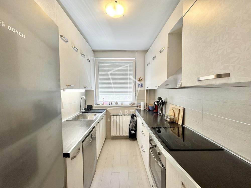 Slika 3 - Bulevar Zorana Đinđića, Četvorosoban stan na prodaju, 110m2, 480.000€