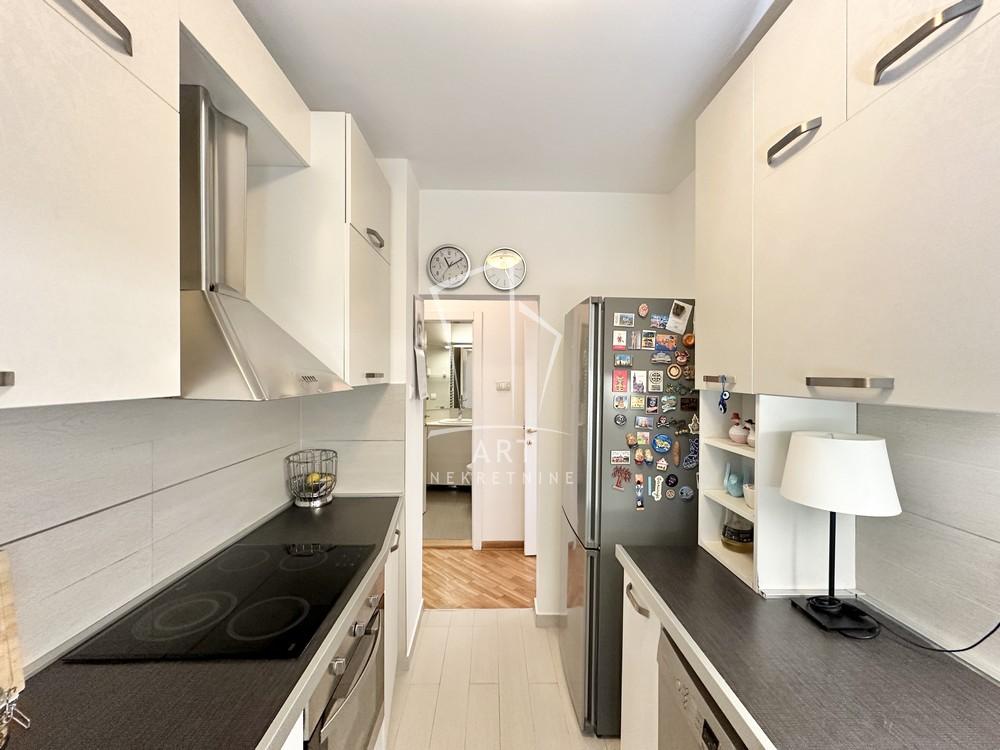 Slika 4 - Bulevar Zorana Đinđića, Četvorosoban stan na prodaju, 110m2, 480.000€