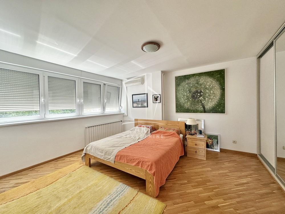 Slika 5 - Bulevar Zorana Đinđića, Četvorosoban stan na prodaju, 110m2, 480.000€