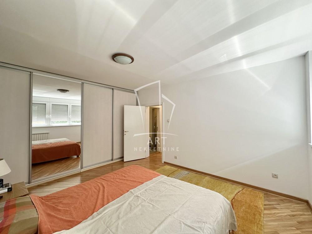 Slika 6 - Bulevar Zorana Đinđića, Četvorosoban stan na prodaju, 110m2, 480.000€