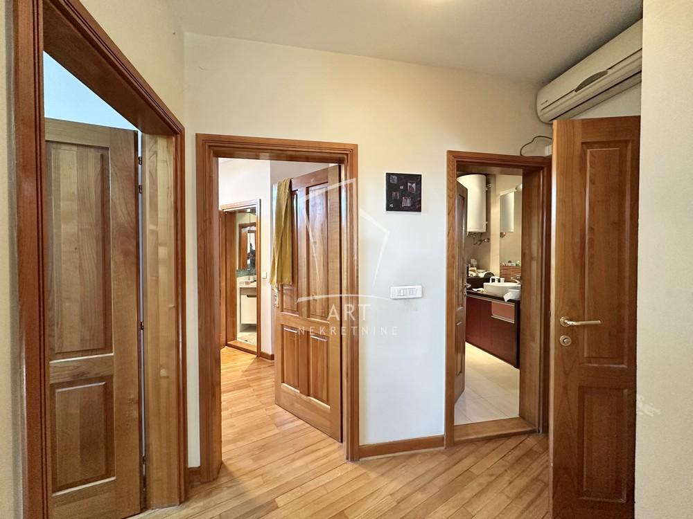 Slika 9 - Vlajkovićeva, Četvorosoban stan na prodaju, 114m2, 380.000€