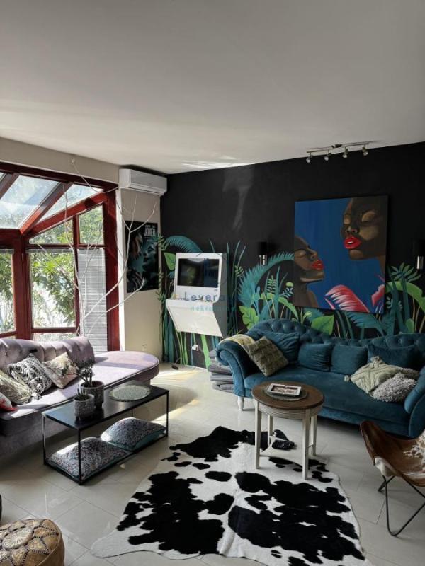 Glavna slika -Vitezova Karađorđeve zvezde, Kuća za izdavanje, 180m2, 1.490€