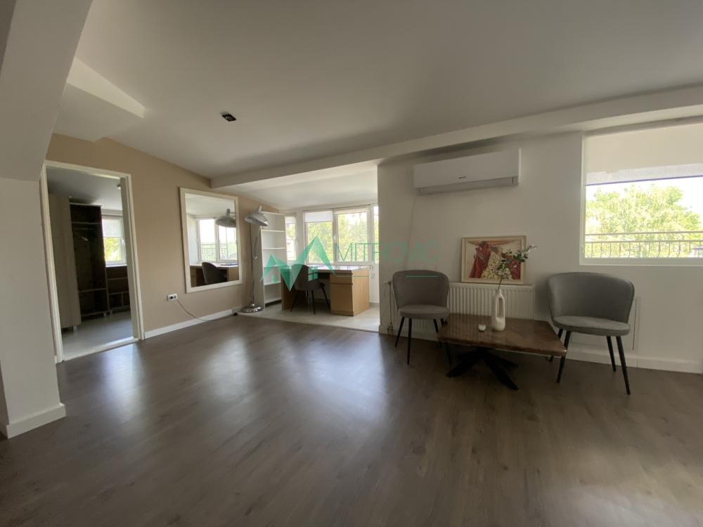 Slika 3 - Četvoroiposoban stan za izdavanje, 189m2, 2.000€