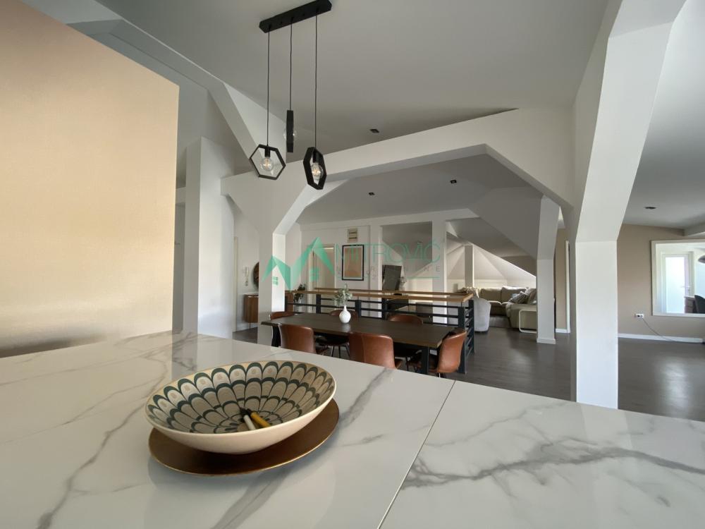 Slika 6 - Četvoroiposoban stan za izdavanje, 189m2, 2.000€