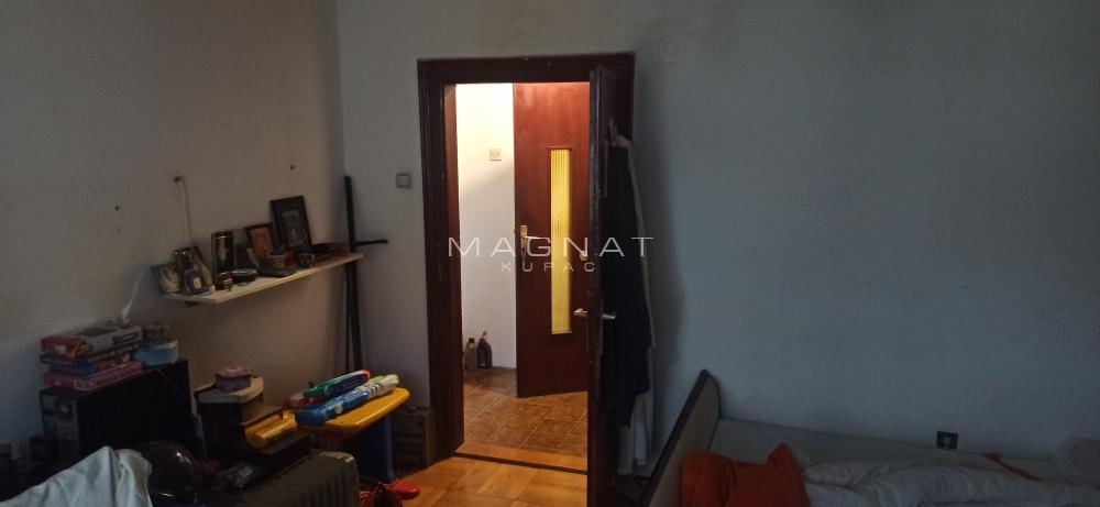 Slika 3 - Bulevar Patrijarha Pavla,  Kuća na prodaju, 74m2, 124.000€