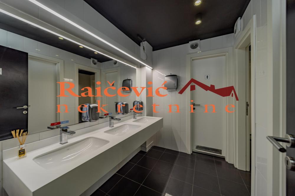 Slika 4 - Kneza Mihaila,  Lokal za izdavanje, 34m2, 2.300€