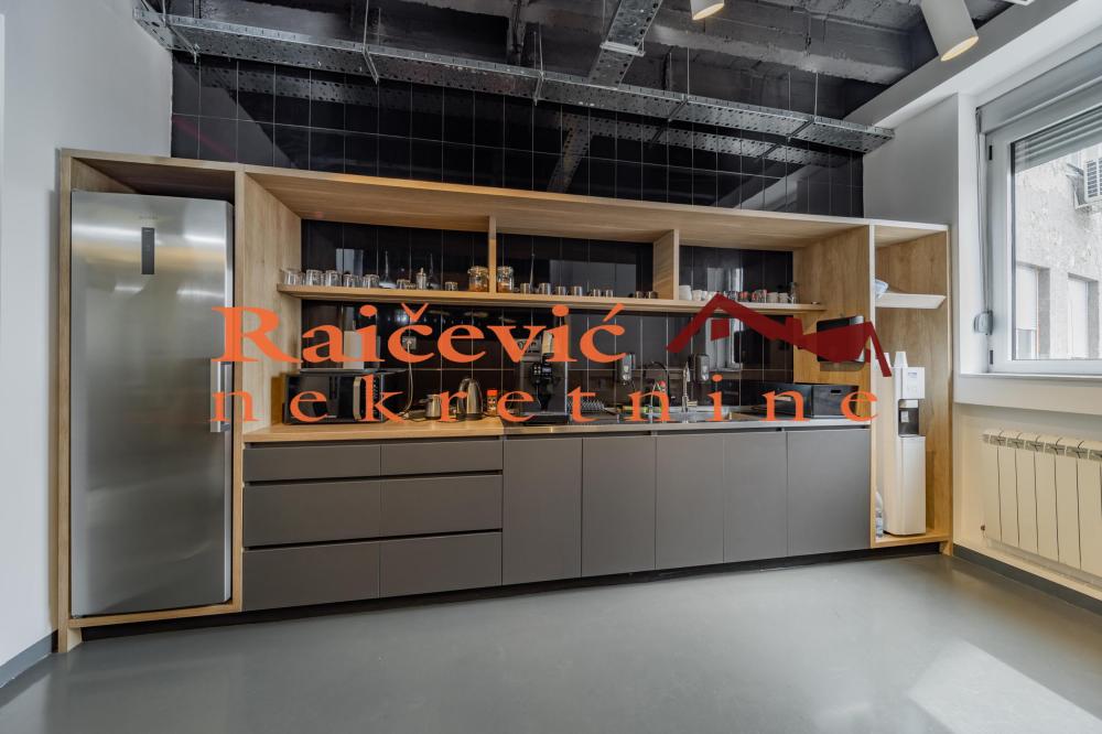 Slika 8 - Kneza Mihaila,  Lokal za izdavanje, 34m2, 2.300€