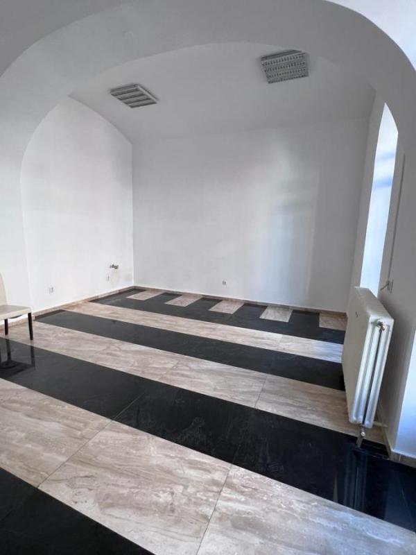 Slika 2 -  Lokal na prodaju, 350m2, 1.280.000€