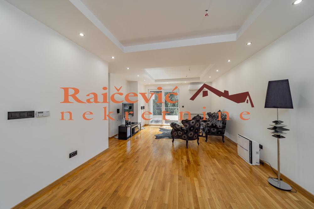 Slika 1 - Gligorija Vozarevica, Četvorosoban stan na prodaju, 132m2, 360.000€