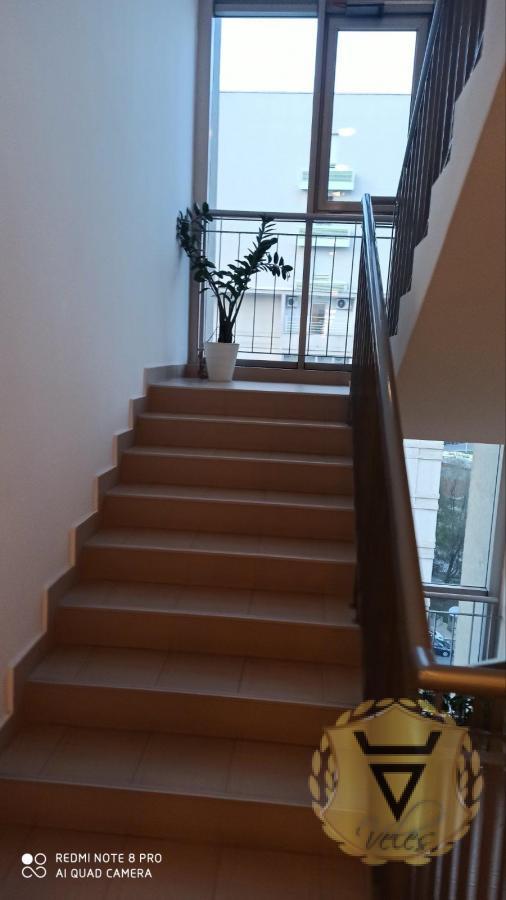 Slika 10 - Dvosoban stan za izdavanje, 50m2, 650€