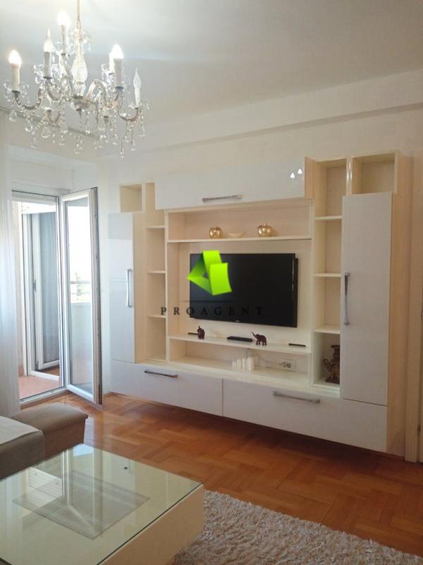 Slika 1 - Trosoban stan na prodaju, 71m2, 142.000€